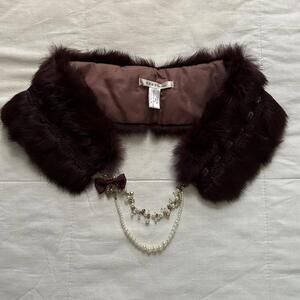 Axes femme reddish brown rabbit fur collar with lace and bow embellishments